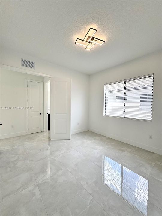 В аренду: $3,100 (4 спален, 2 ванн, 0 Квадратных фут)