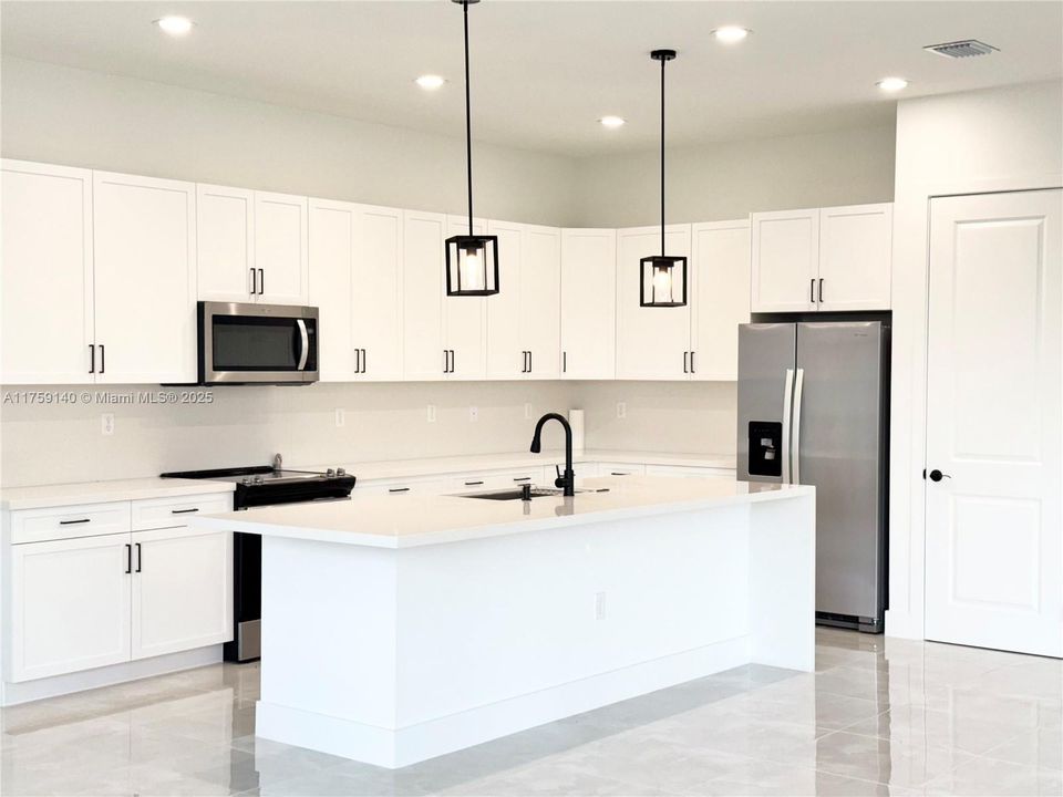 В аренду: $3,100 (4 спален, 2 ванн, 0 Квадратных фут)