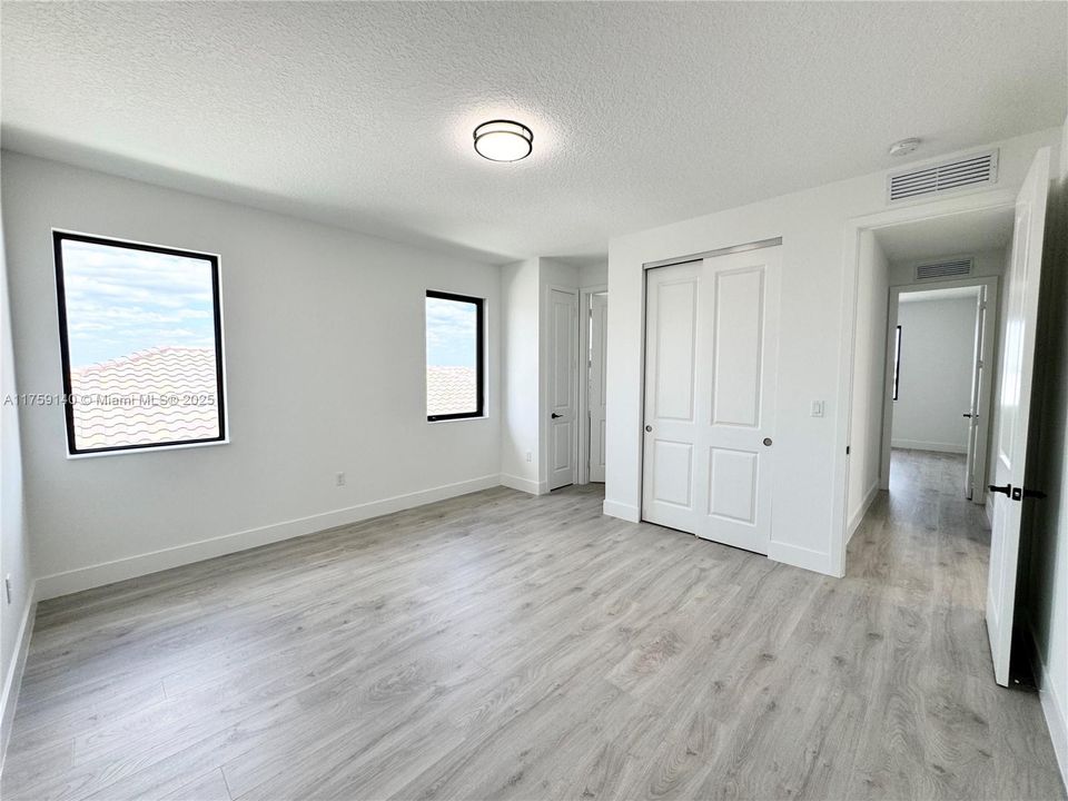 В аренду: $3,100 (4 спален, 2 ванн, 0 Квадратных фут)