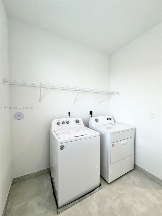 В аренду: $3,100 (4 спален, 2 ванн, 0 Квадратных фут)