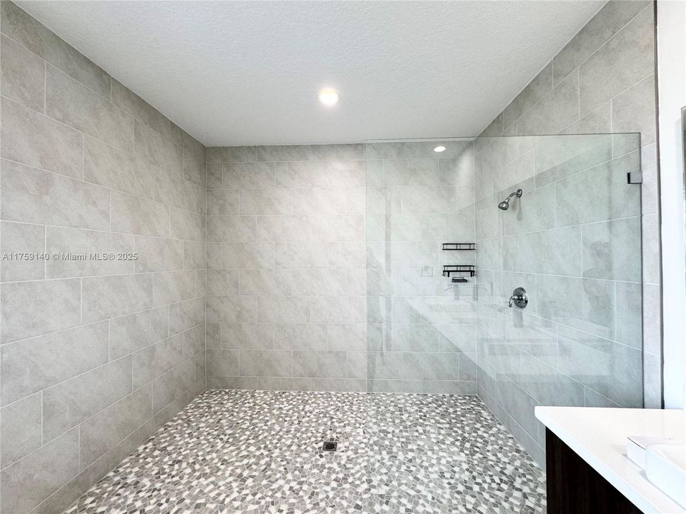 В аренду: $3,100 (4 спален, 2 ванн, 0 Квадратных фут)