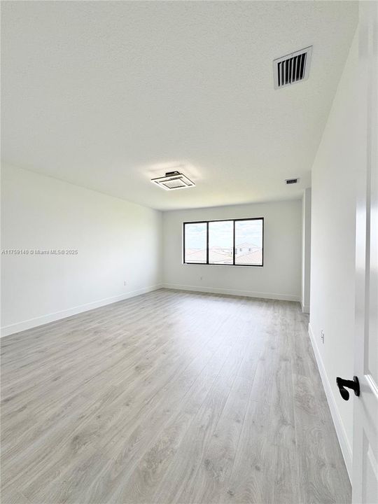 В аренду: $3,100 (4 спален, 2 ванн, 0 Квадратных фут)