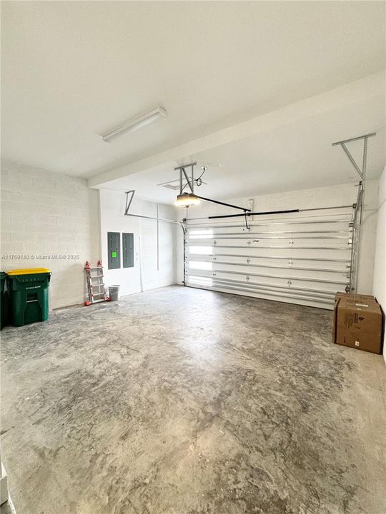 В аренду: $3,100 (4 спален, 2 ванн, 0 Квадратных фут)