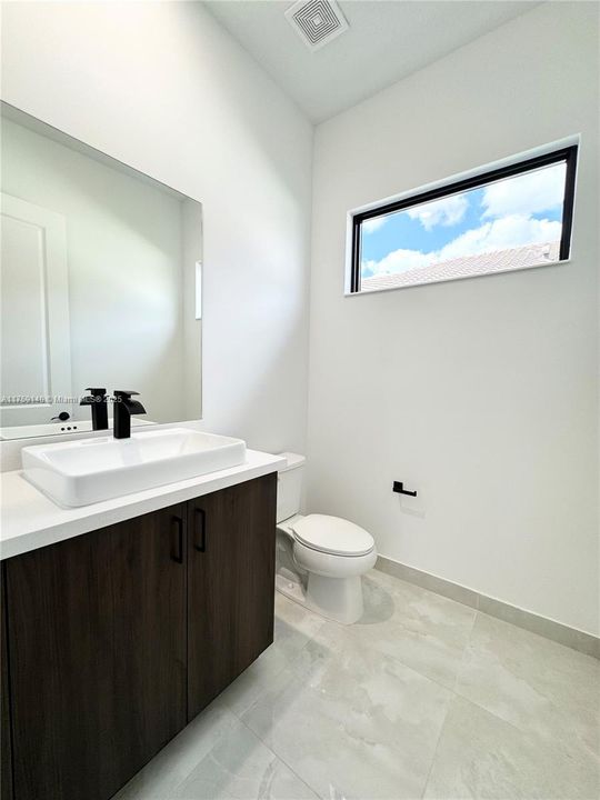 В аренду: $3,100 (4 спален, 2 ванн, 0 Квадратных фут)