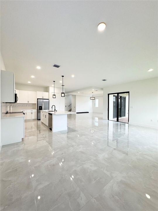 В аренду: $3,100 (4 спален, 2 ванн, 0 Квадратных фут)