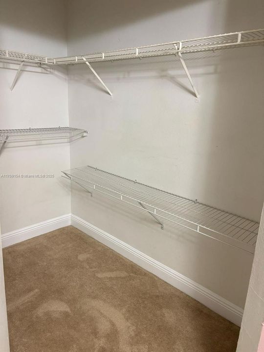 Recientemente alquilado: $1,400 (2 camas, 2 baños, 0 Pies cuadrados)