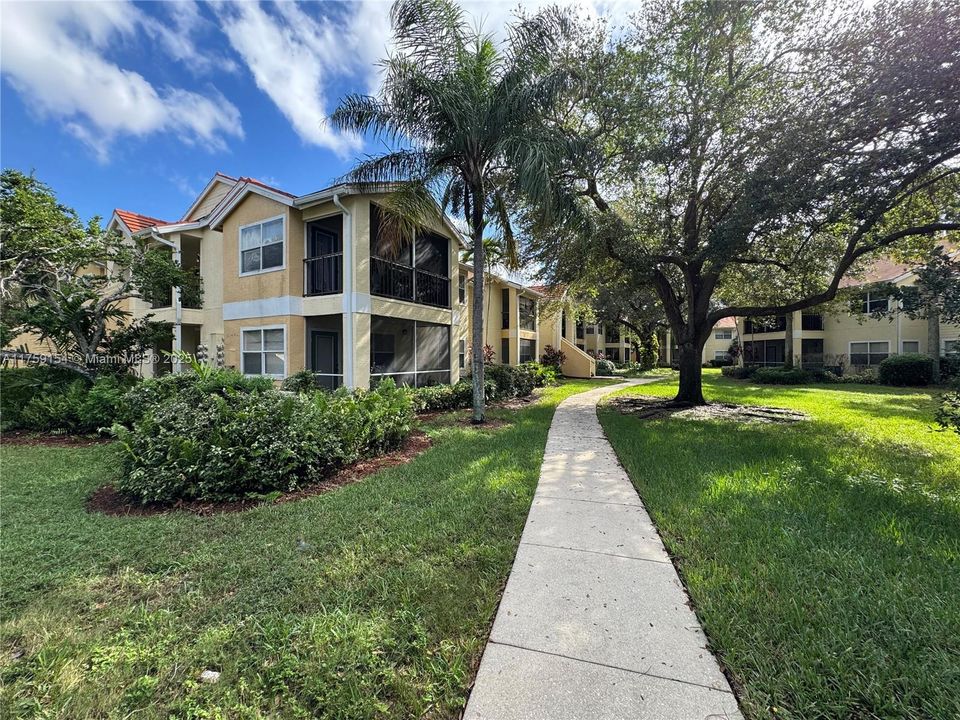 Recientemente alquilado: $1,400 (2 camas, 2 baños, 0 Pies cuadrados)