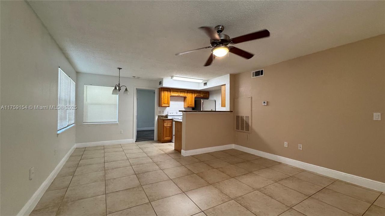 Recientemente alquilado: $1,400 (2 camas, 2 baños, 0 Pies cuadrados)