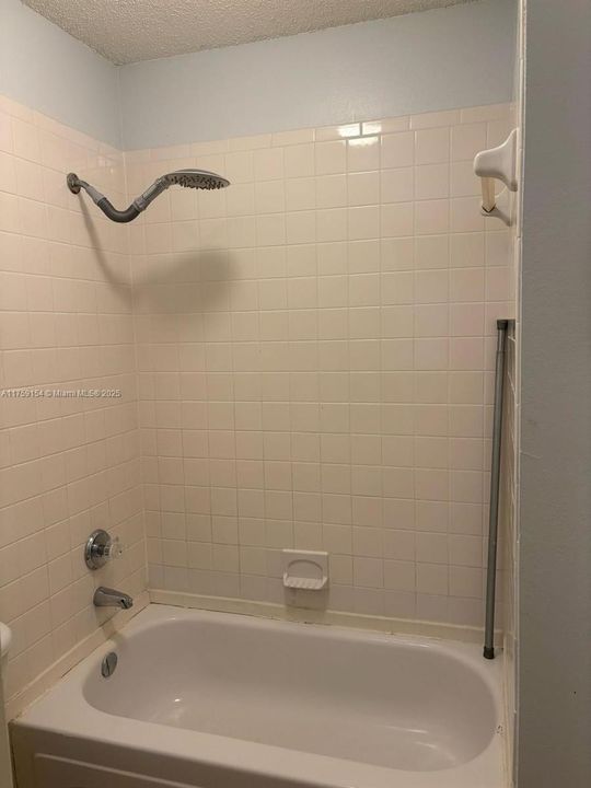 Recientemente alquilado: $1,400 (2 camas, 2 baños, 0 Pies cuadrados)