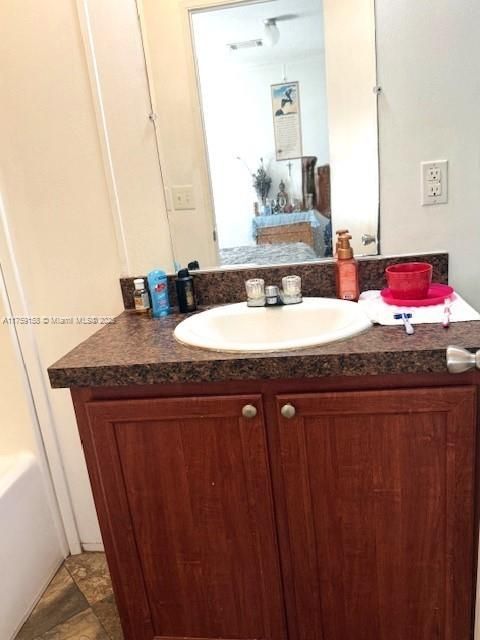 Vendido Recientemente: $235,000 (3 camas, 2 baños, 0 Pies cuadrados)