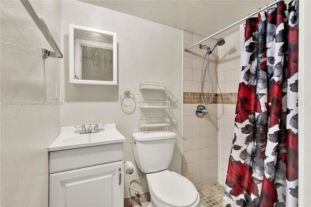 最近售出: $679,900 (3 贝兹, 2 浴室, 1650 平方英尺)