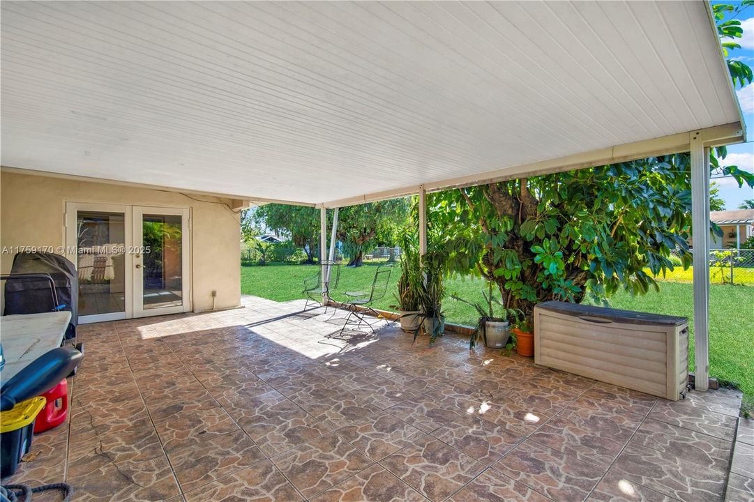 最近售出: $679,900 (3 贝兹, 2 浴室, 1650 平方英尺)