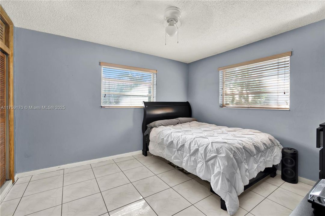 最近售出: $679,900 (3 贝兹, 2 浴室, 1650 平方英尺)