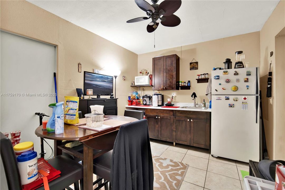 最近售出: $679,900 (3 贝兹, 2 浴室, 1650 平方英尺)