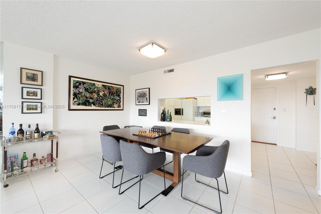 En Venta: $1,199,000 (2 camas, 2 baños, 1260 Pies cuadrados)