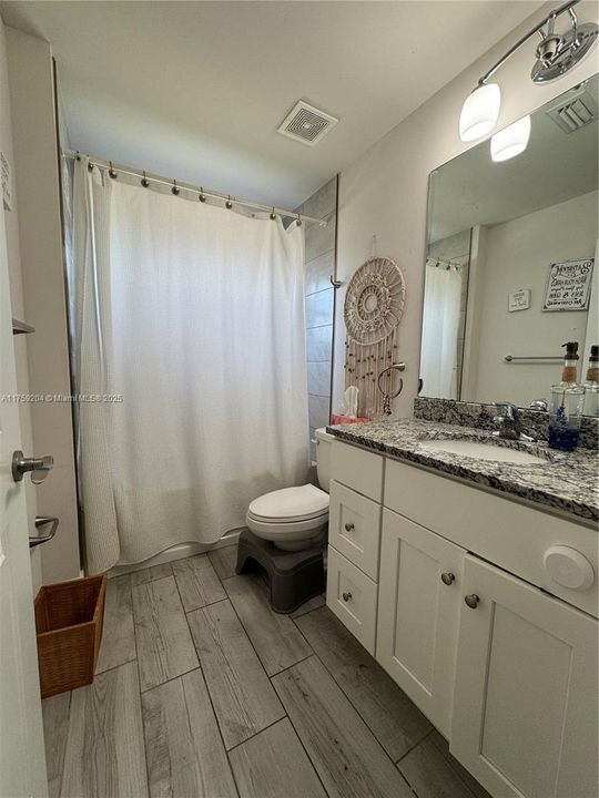 На продажу: $270,000 (4 спален, 2 ванн, 0 Квадратных фут)