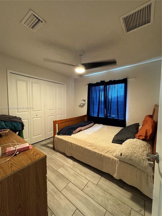 На продажу: $270,000 (4 спален, 2 ванн, 0 Квадратных фут)