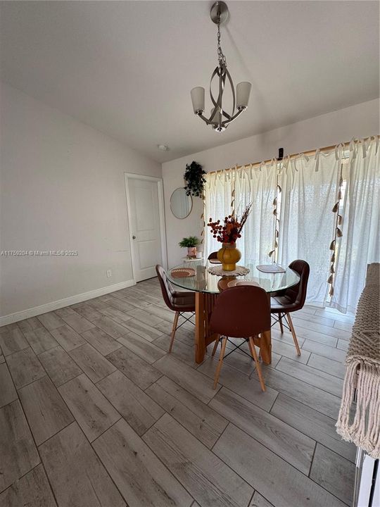 На продажу: $270,000 (4 спален, 2 ванн, 0 Квадратных фут)