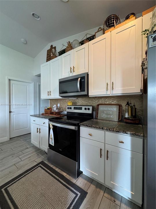 На продажу: $270,000 (4 спален, 2 ванн, 0 Квадратных фут)