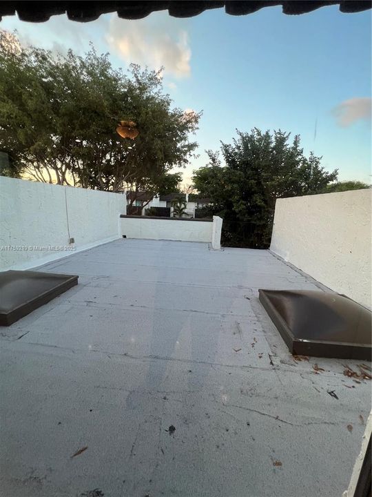 Active With Contract: $587,000 (2 beds, 2 baths, 1780 Square Feet)