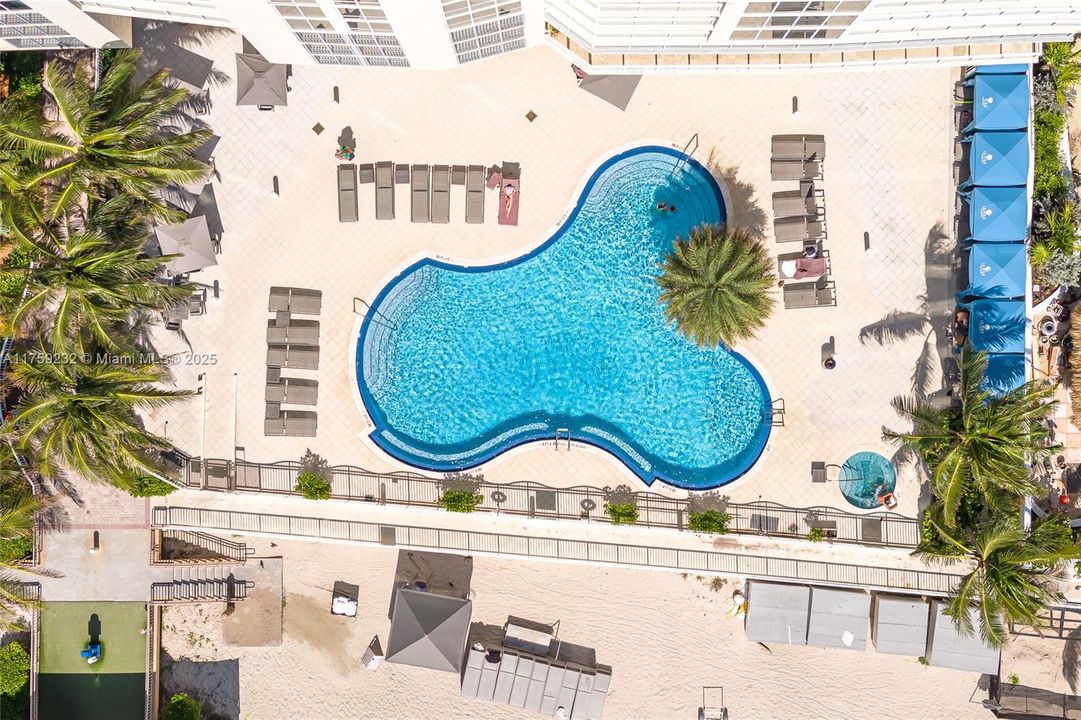 待售: $979,000 (2 贝兹, 2 浴室, 1266 平方英尺)