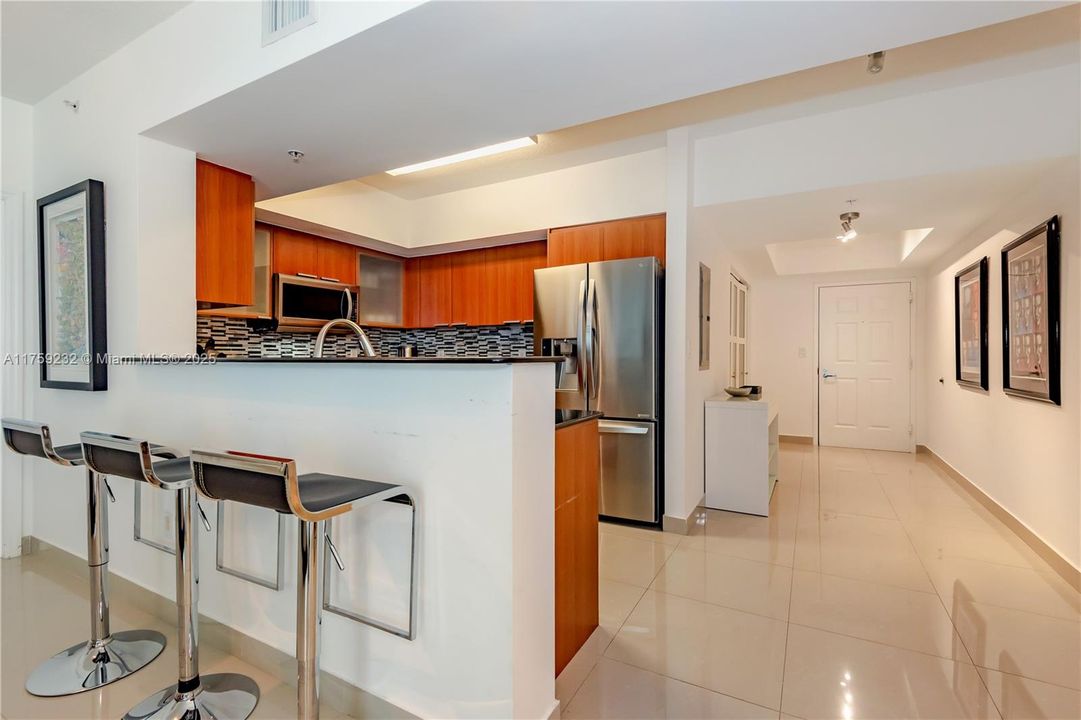 待售: $979,000 (2 贝兹, 2 浴室, 1266 平方英尺)