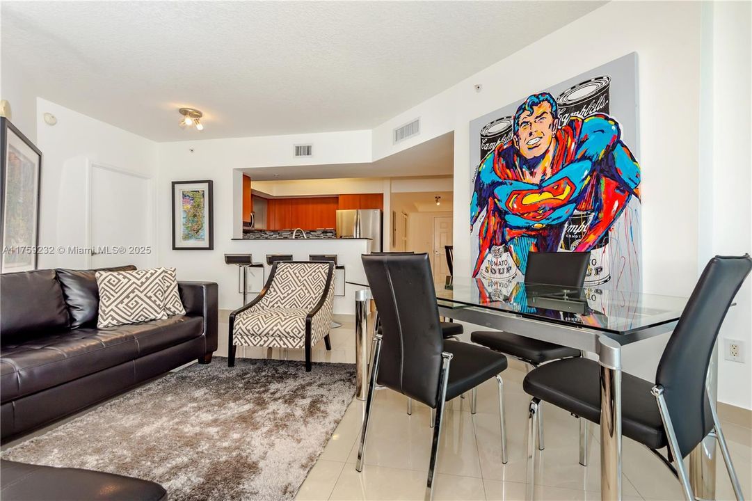 待售: $979,000 (2 贝兹, 2 浴室, 1266 平方英尺)