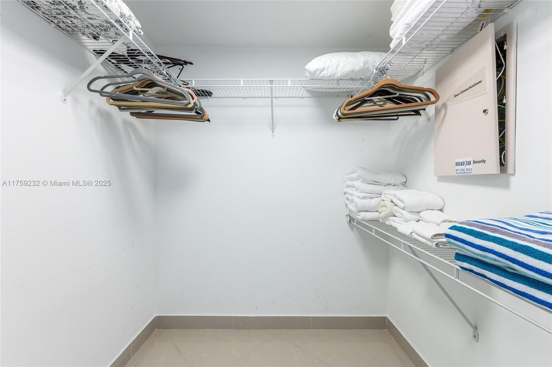 待售: $979,000 (2 贝兹, 2 浴室, 1266 平方英尺)