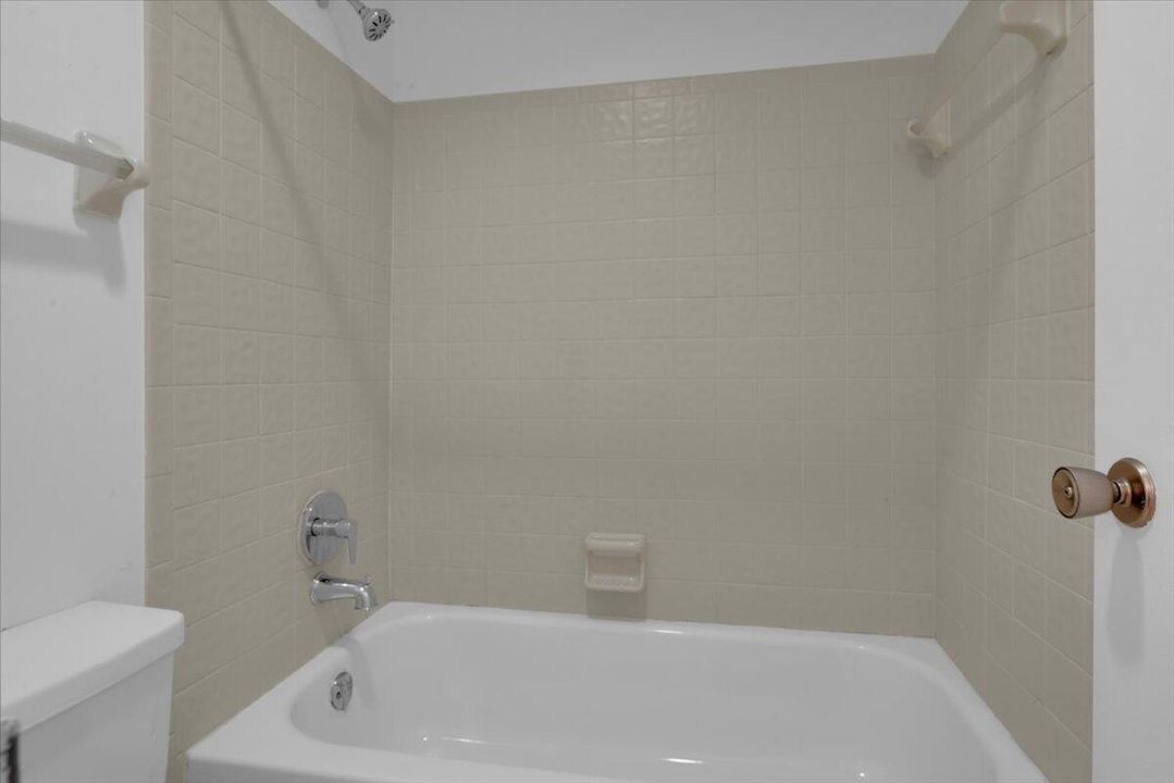 40-40- 4718 NW 82nd Ave 1706