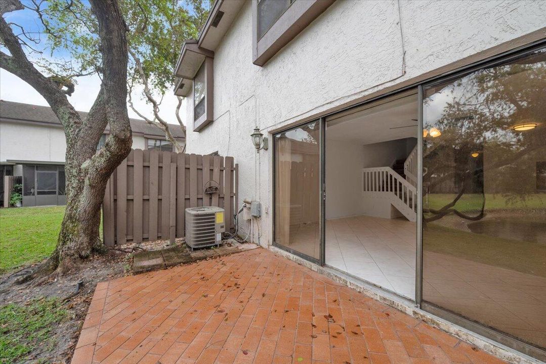 46-46- 4718 NW 82nd Ave 1706