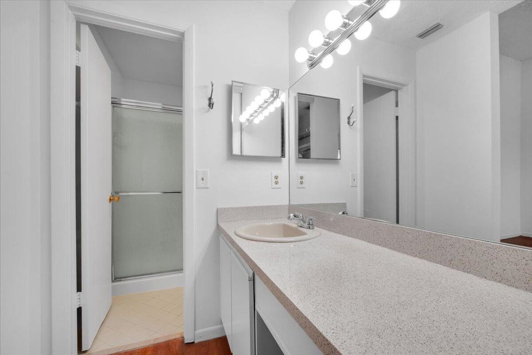 27-27- 4718 NW 82nd Ave 1706