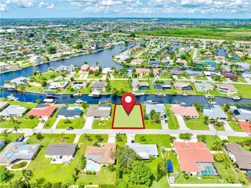 待售: $399,001 (0.23 acres)