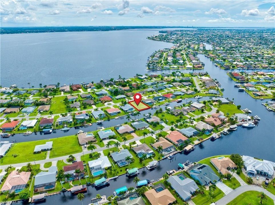 待售: $399,001 (0.23 acres)