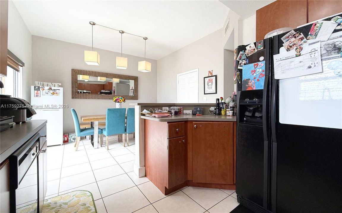 最近售出: $444,990 (3 贝兹, 2 浴室, 1705 平方英尺)