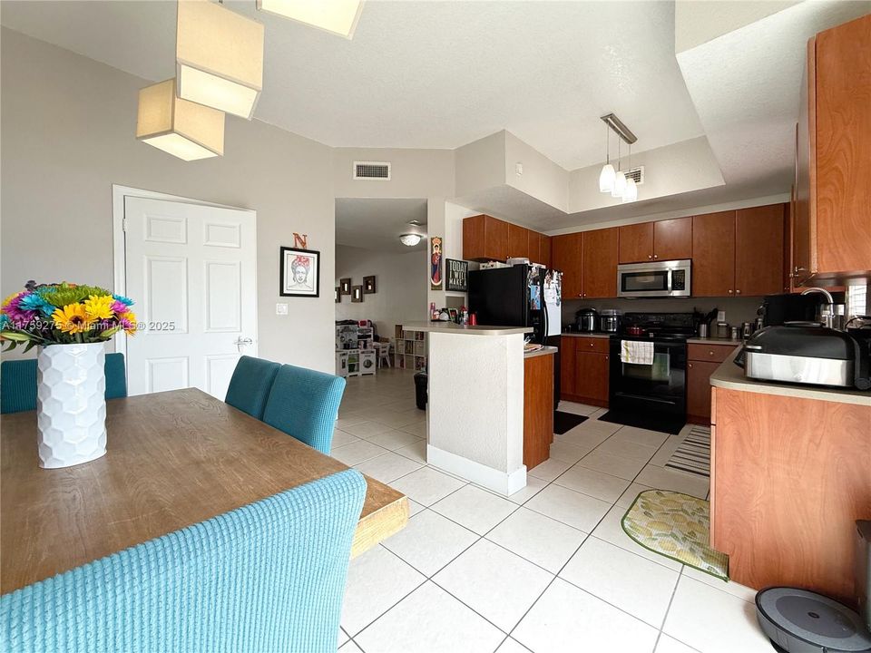 最近售出: $444,990 (3 贝兹, 2 浴室, 1705 平方英尺)