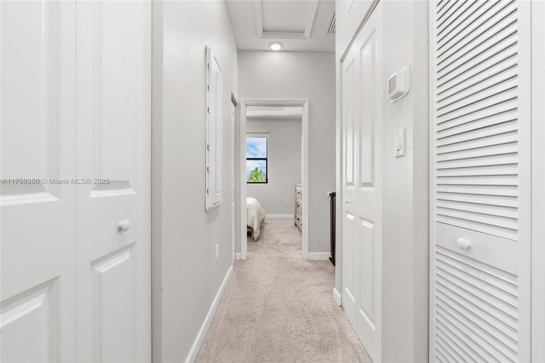 На продажу: $415,000 (3 спален, 3 ванн, 1328 Квадратных фут)