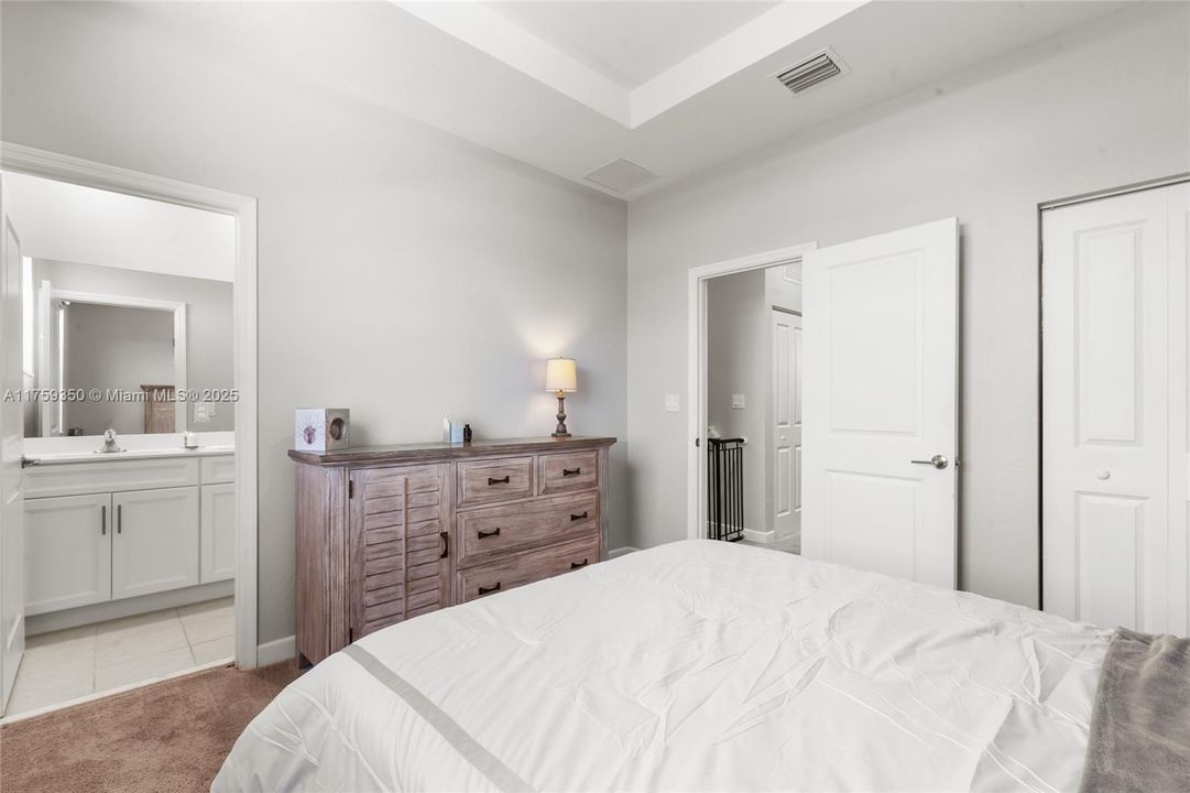 На продажу: $415,000 (3 спален, 3 ванн, 1328 Квадратных фут)