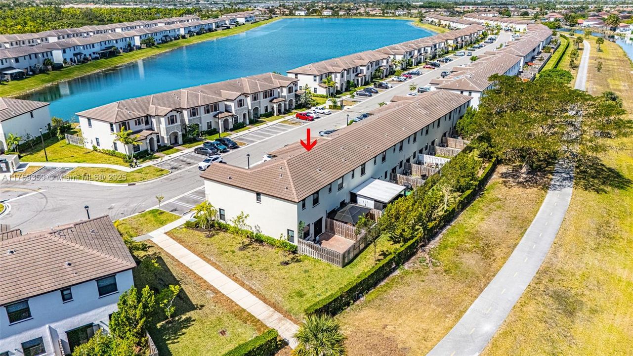 На продажу: $415,000 (3 спален, 3 ванн, 1328 Квадратных фут)