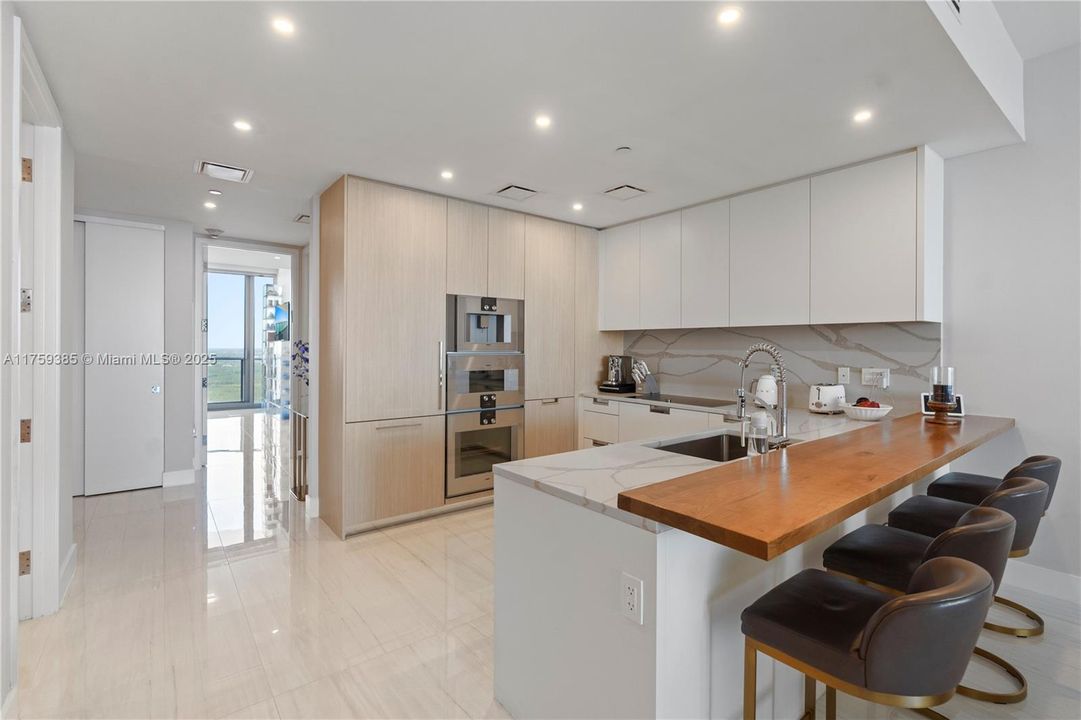 Recently Rented: $14,000 (2 beds, 2 baths, 1447 Square Feet)