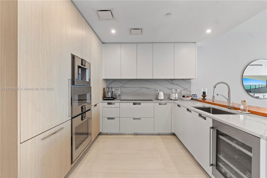 Recently Rented: $14,000 (2 beds, 2 baths, 1447 Square Feet)