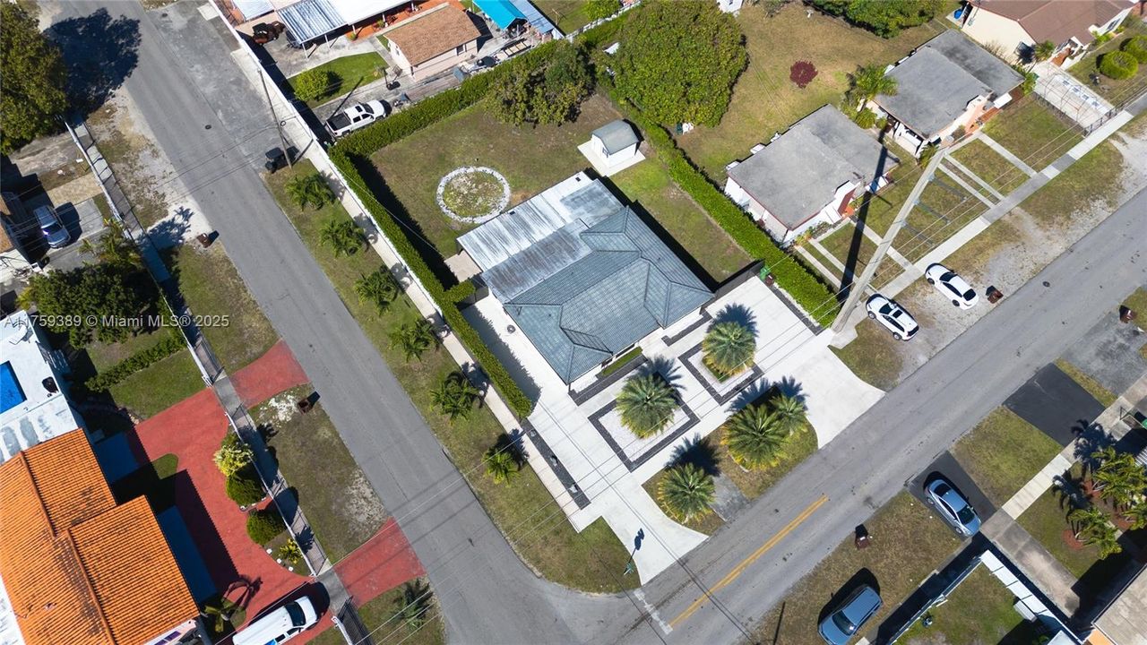 Recently Sold: $829,900 (4 beds, 2 baths, 1788 Square Feet)