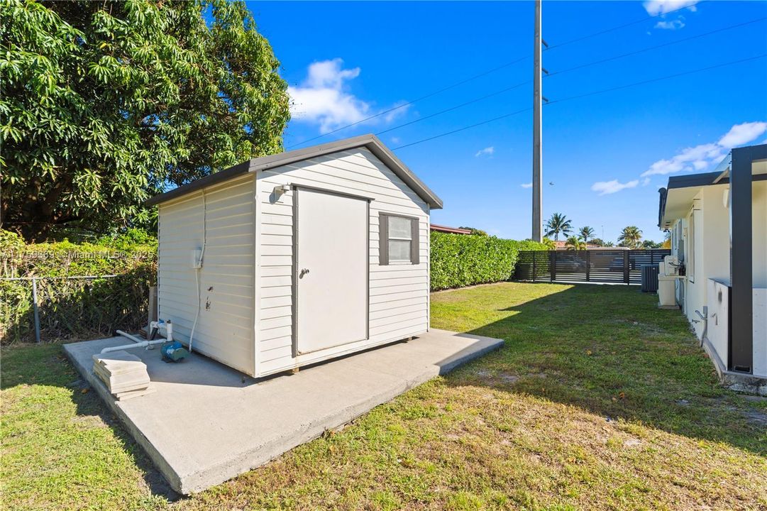 Recently Sold: $829,900 (4 beds, 2 baths, 1788 Square Feet)