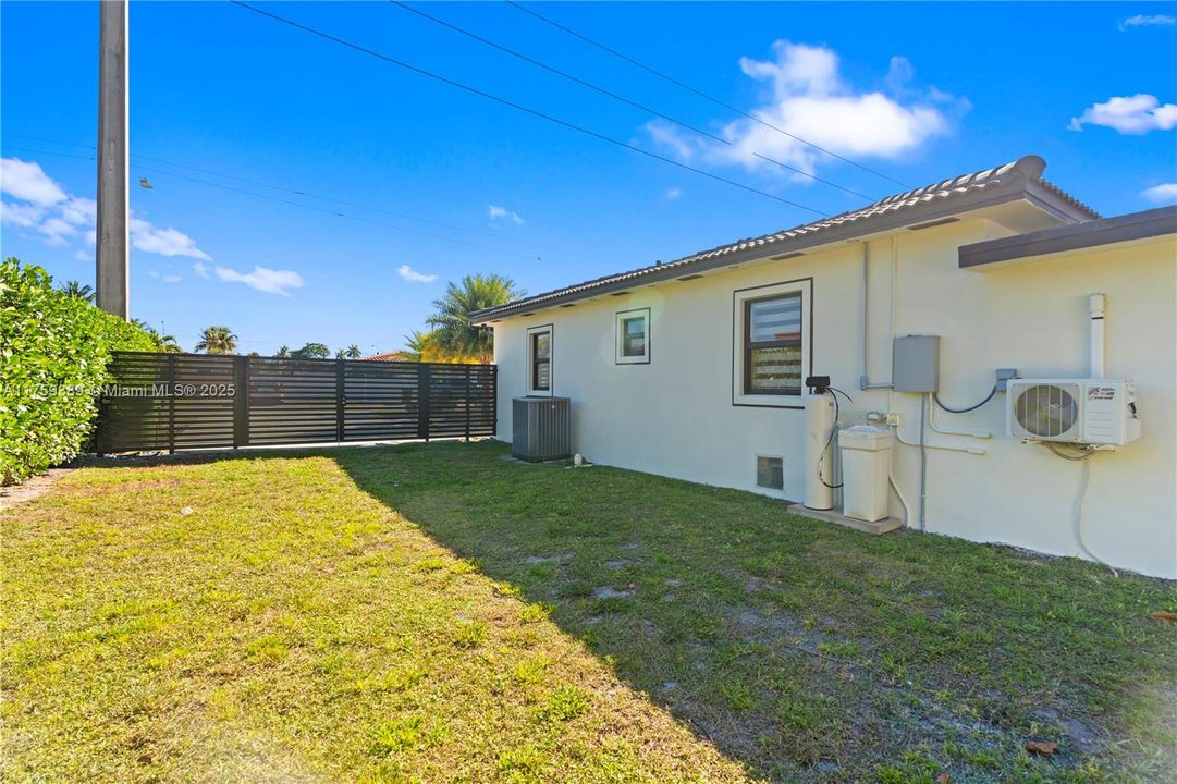 Recently Sold: $829,900 (4 beds, 2 baths, 1788 Square Feet)