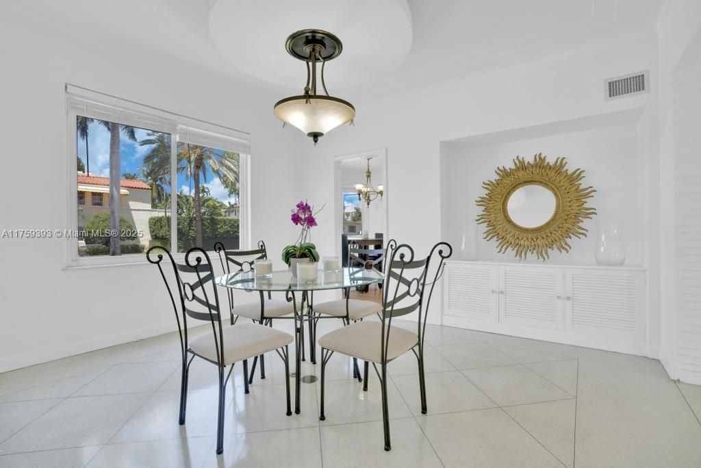 For Sale: $4,999,999 (4 beds, 3 baths, 3744 Square Feet)