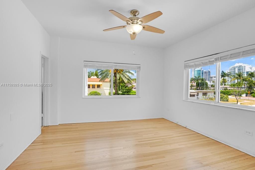For Sale: $4,999,999 (4 beds, 3 baths, 3744 Square Feet)