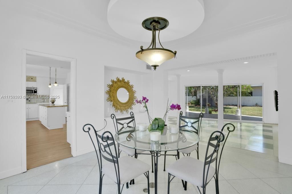 For Sale: $4,999,999 (4 beds, 3 baths, 3744 Square Feet)