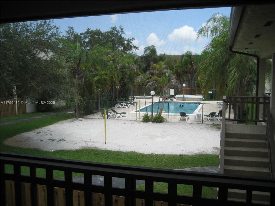 Recently Rented: $2,400 (2 beds, 2 baths, 986 Square Feet)