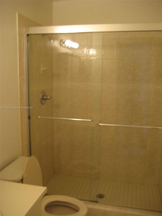 Recently Rented: $2,400 (2 beds, 2 baths, 986 Square Feet)