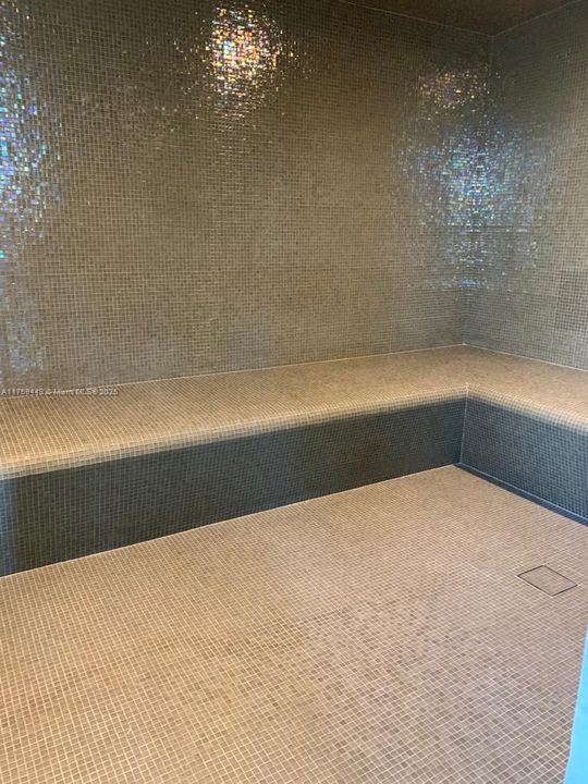 На продажу: $2,600,000 (2 спален, 2 ванн, 1214 Квадратных фут)