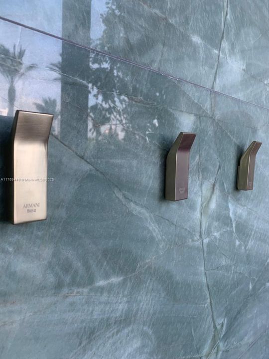 На продажу: $2,600,000 (2 спален, 2 ванн, 1214 Квадратных фут)